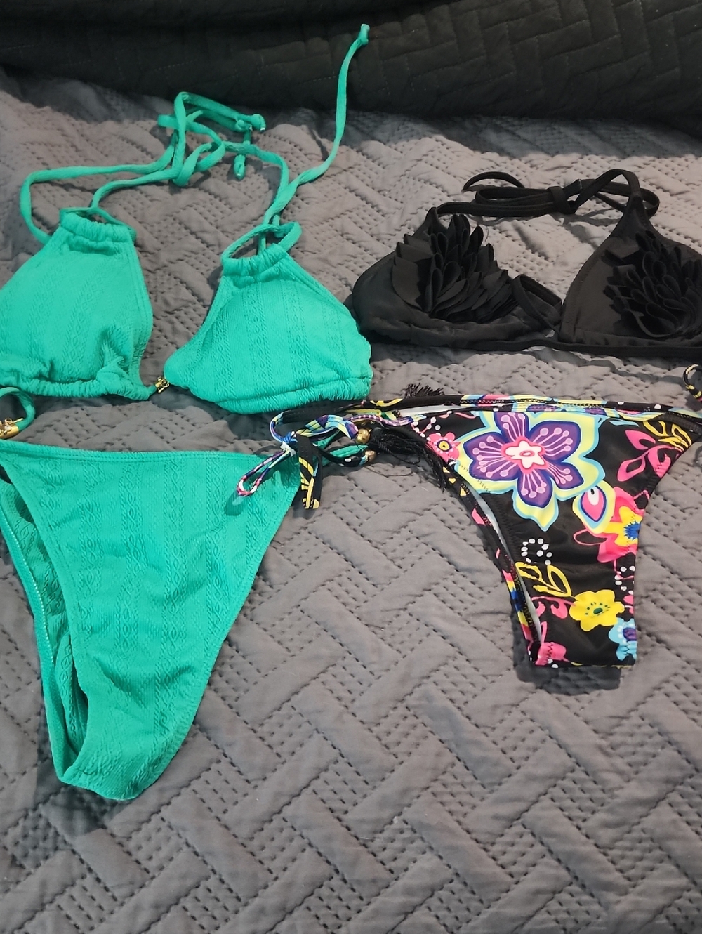 2 Sets Pc Turquoise Textured Bikini Set with Black Floral Accent Bottom